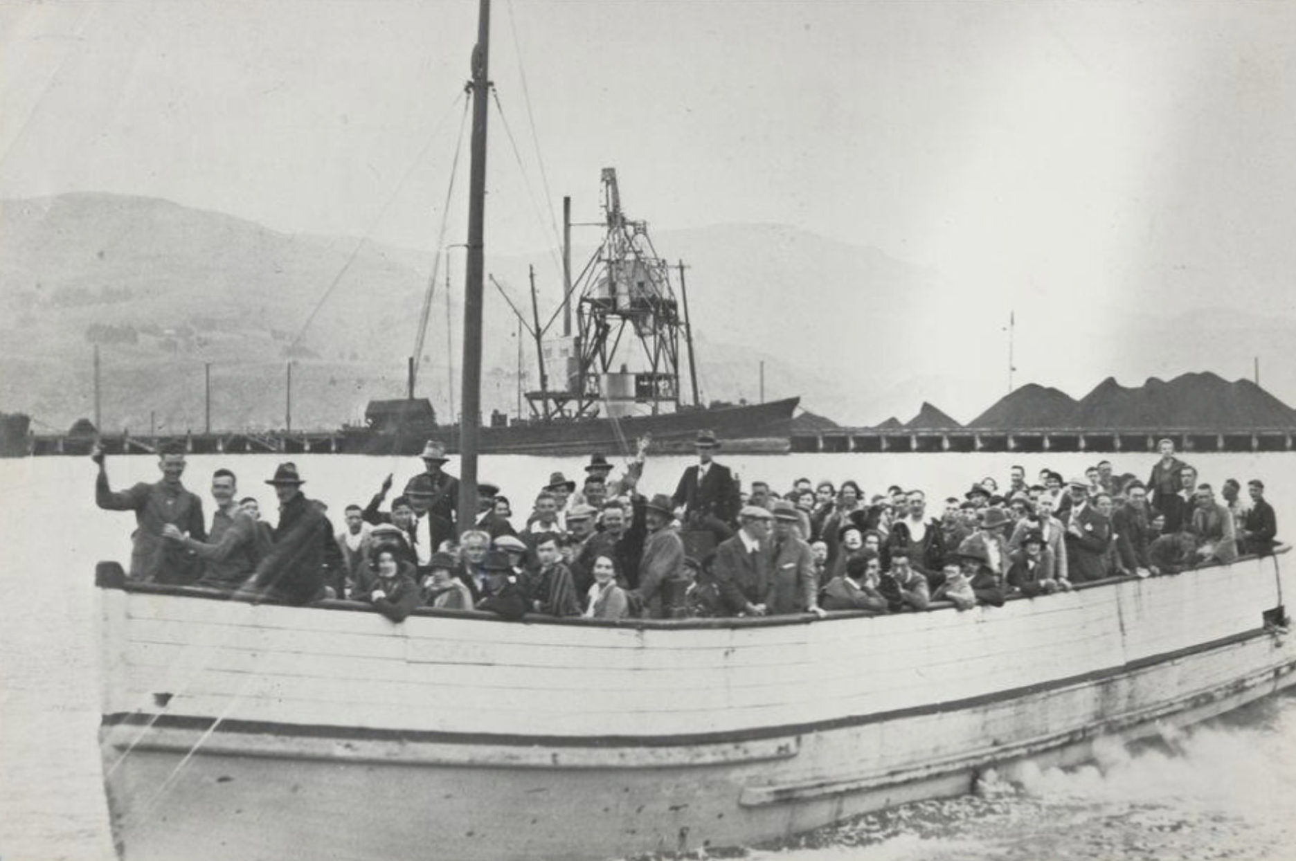 Two unidentified ships in Lyttelton Port - 14843.1