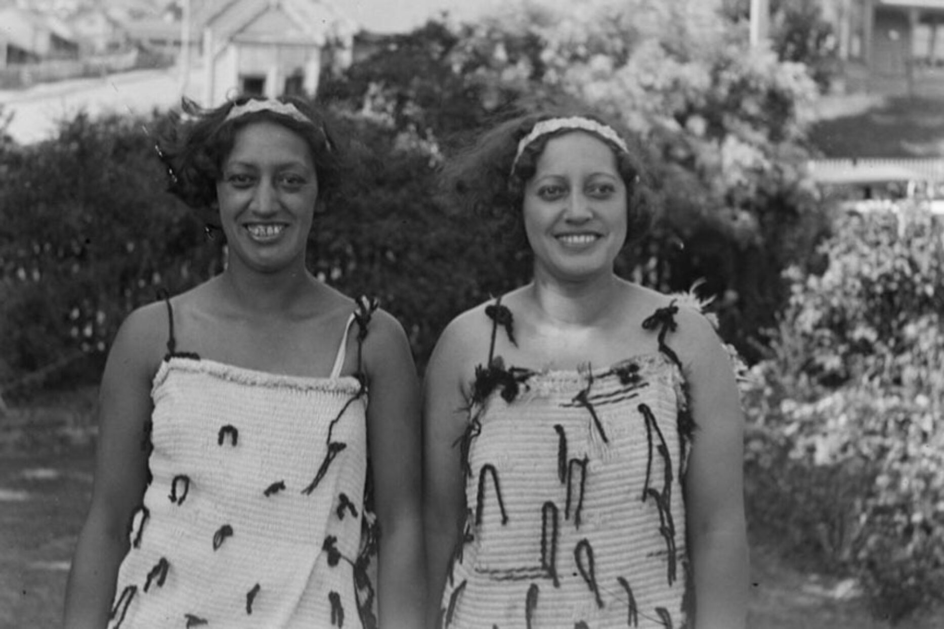 Portrait of two of Teiti Pouhiki Teiti (Ted) Manihera daughters, ca. 1900-1950 - 6194.1