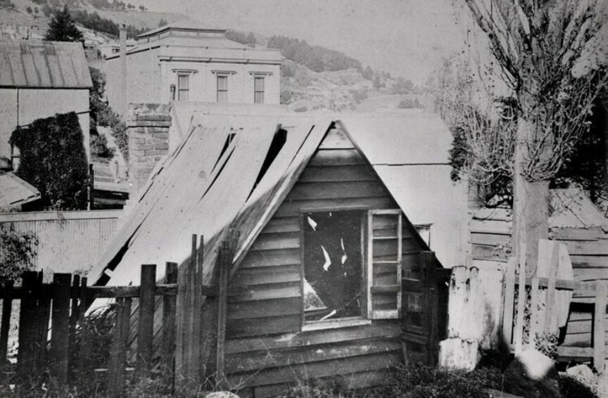 Object 14625 34 One of the original V Huts used by the first settlers in Lyttelton around 1849 1850 Same hut as in 14625 37 1900 1950 Crop